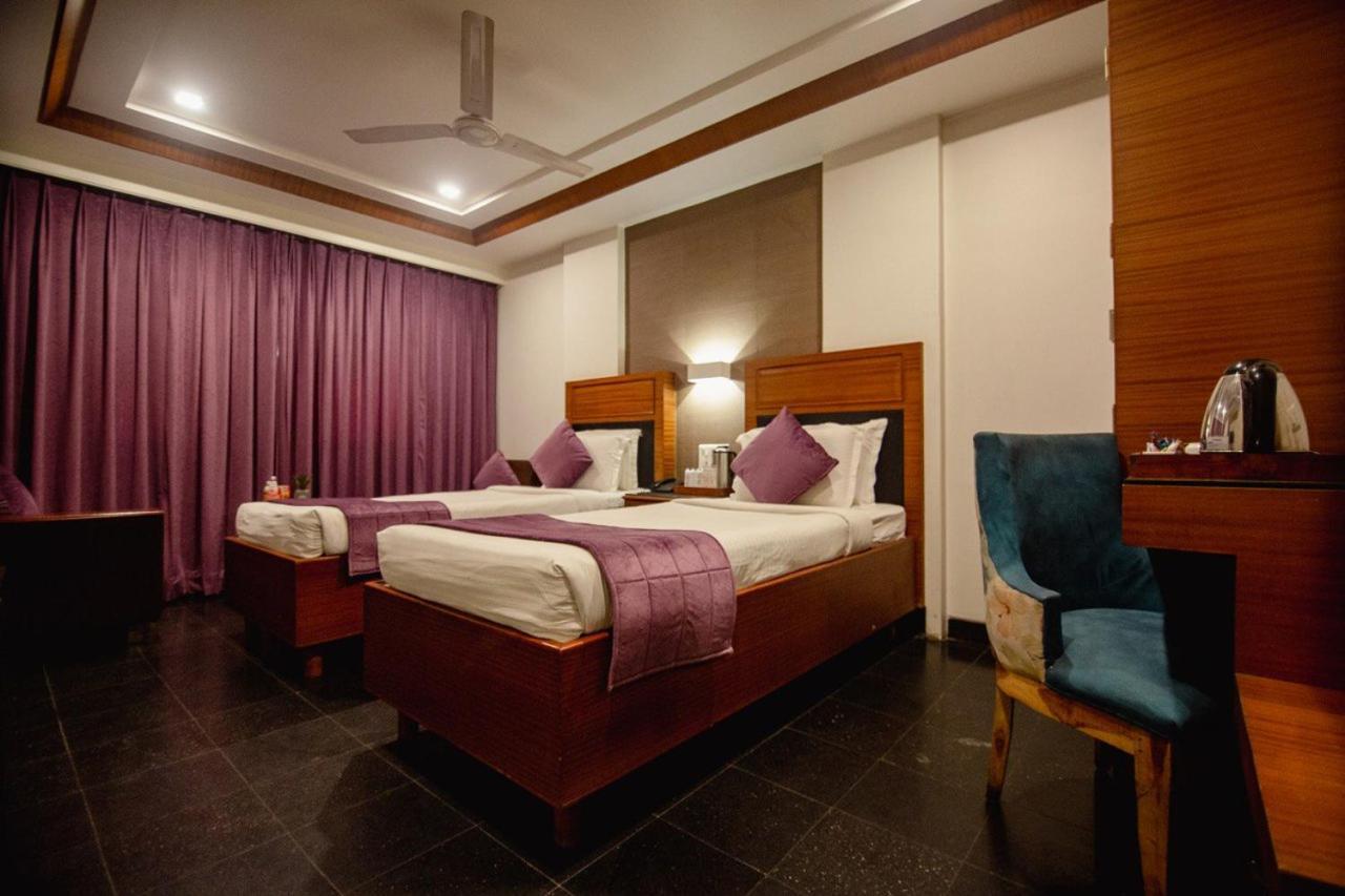 Hotel Punjab Palace Rāipur Esterno foto